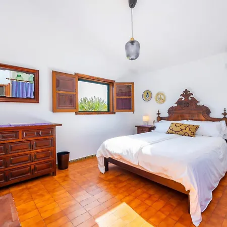 Tonet Villa *